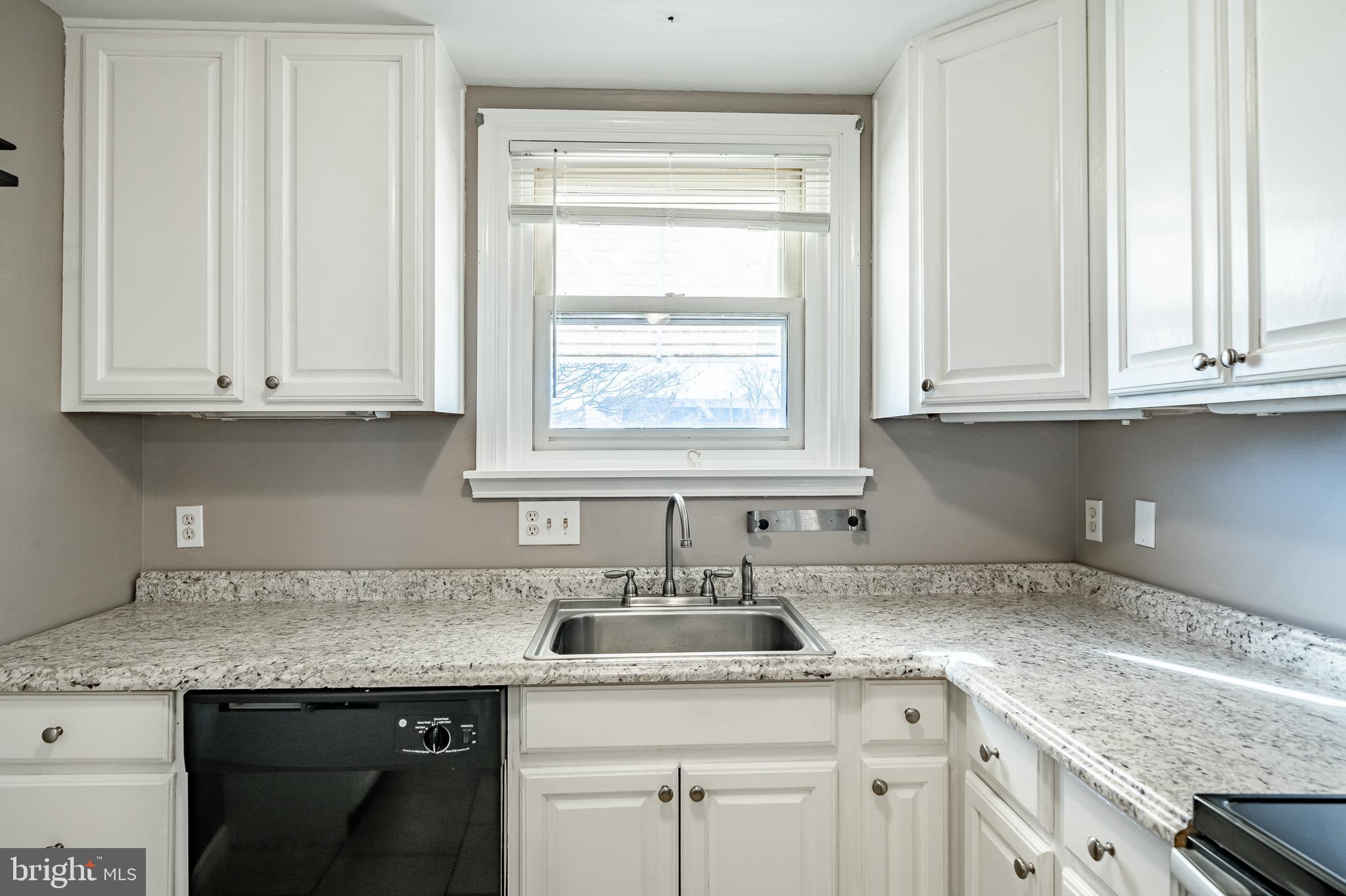 712 South York Road Hatboro, PA 19040 - Photo 16 of 37