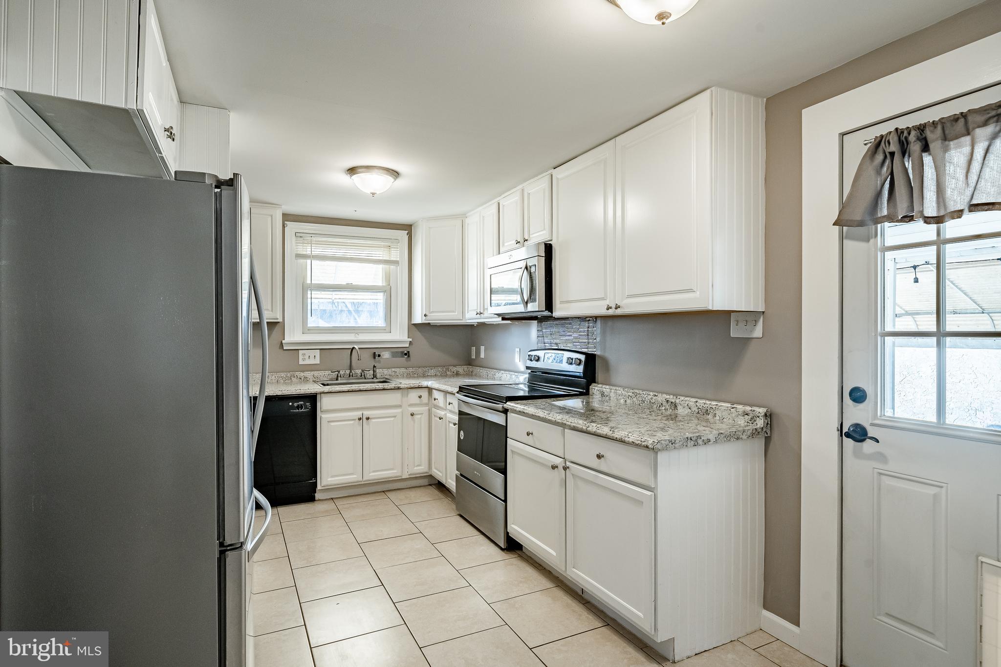 712 South York Road Hatboro, PA 19040 - Photo 18 of 37