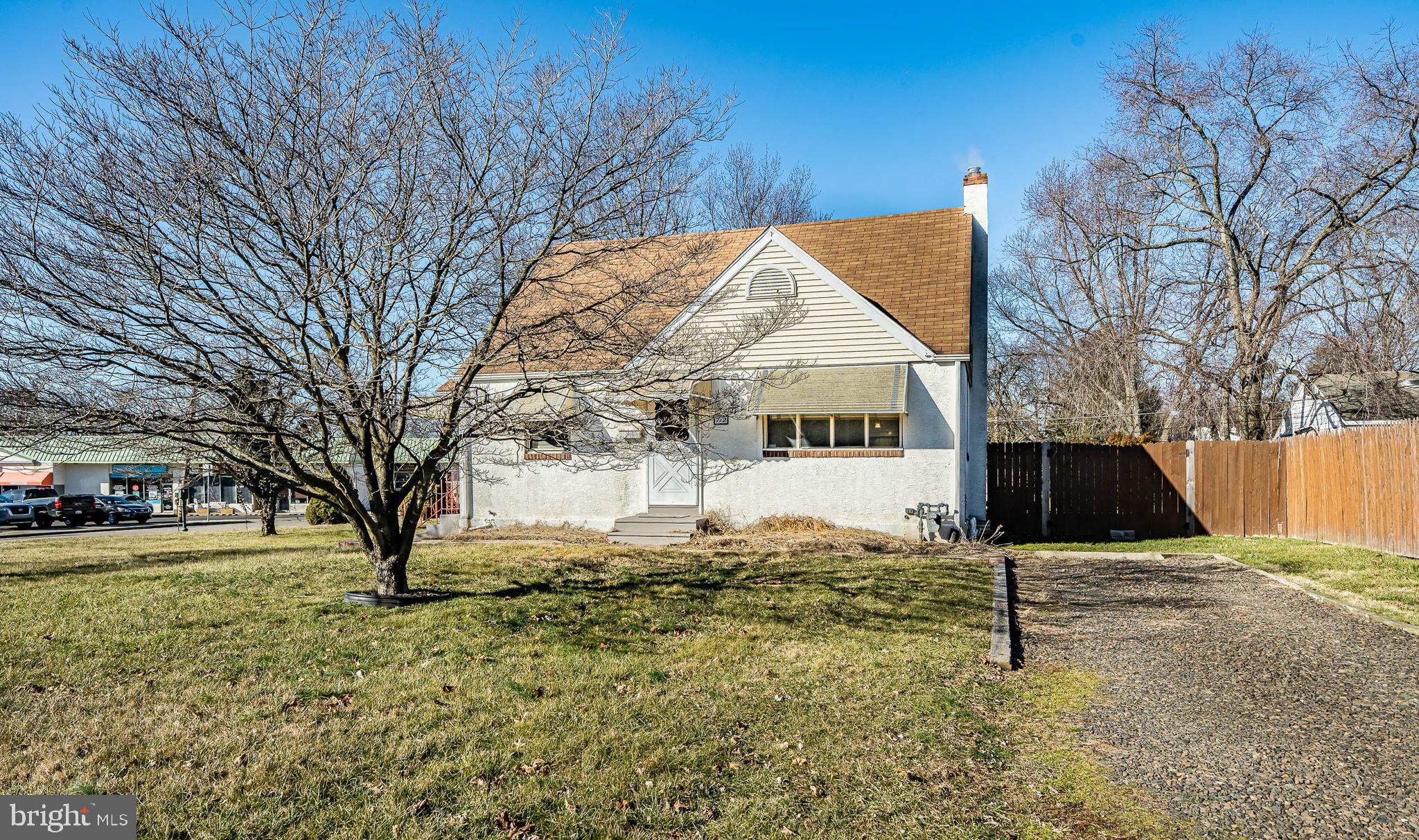 712 South York Road Hatboro, PA 19040 - Photo 4 of 37