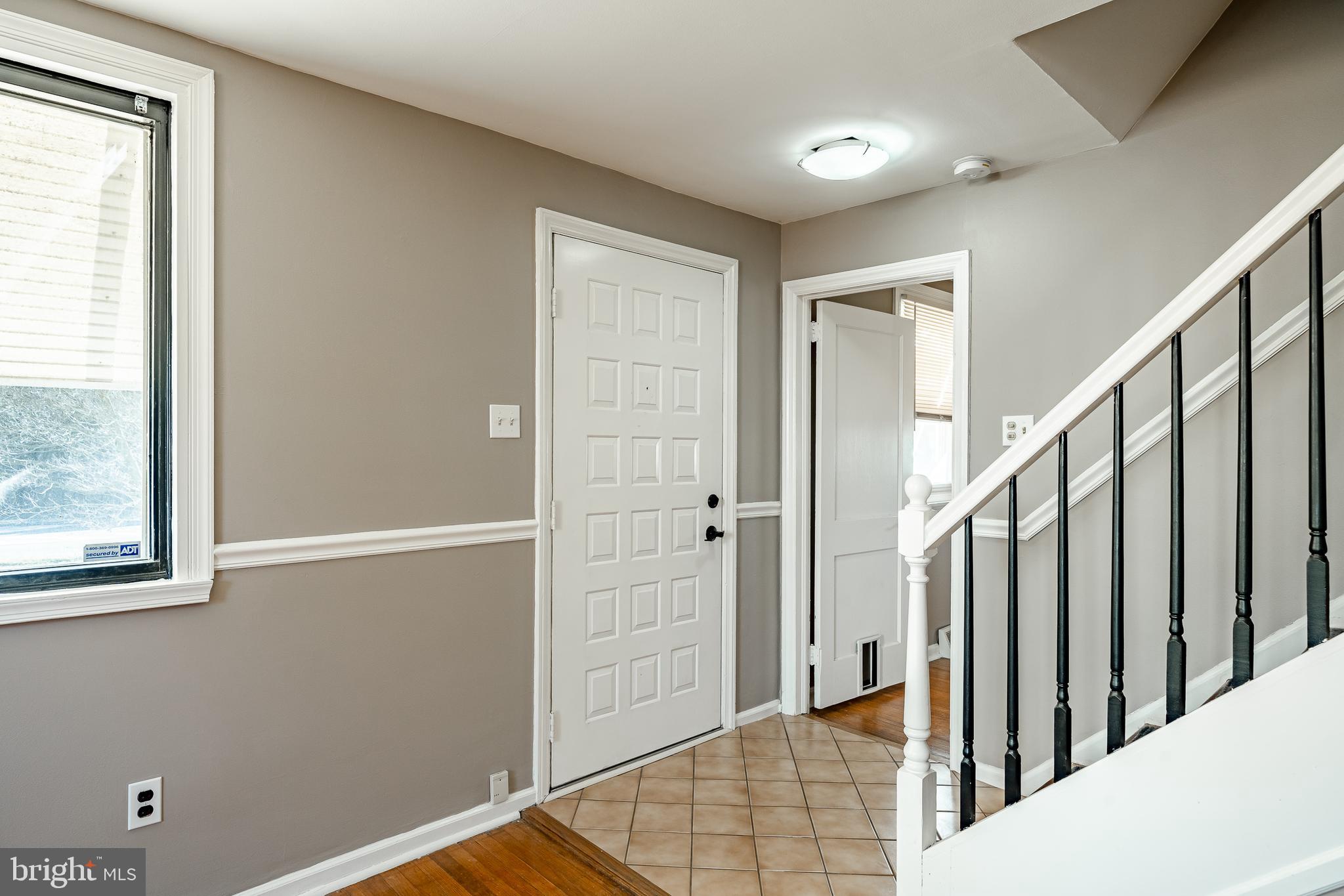 712 South York Road Hatboro, PA 19040 - Photo 5 of 37