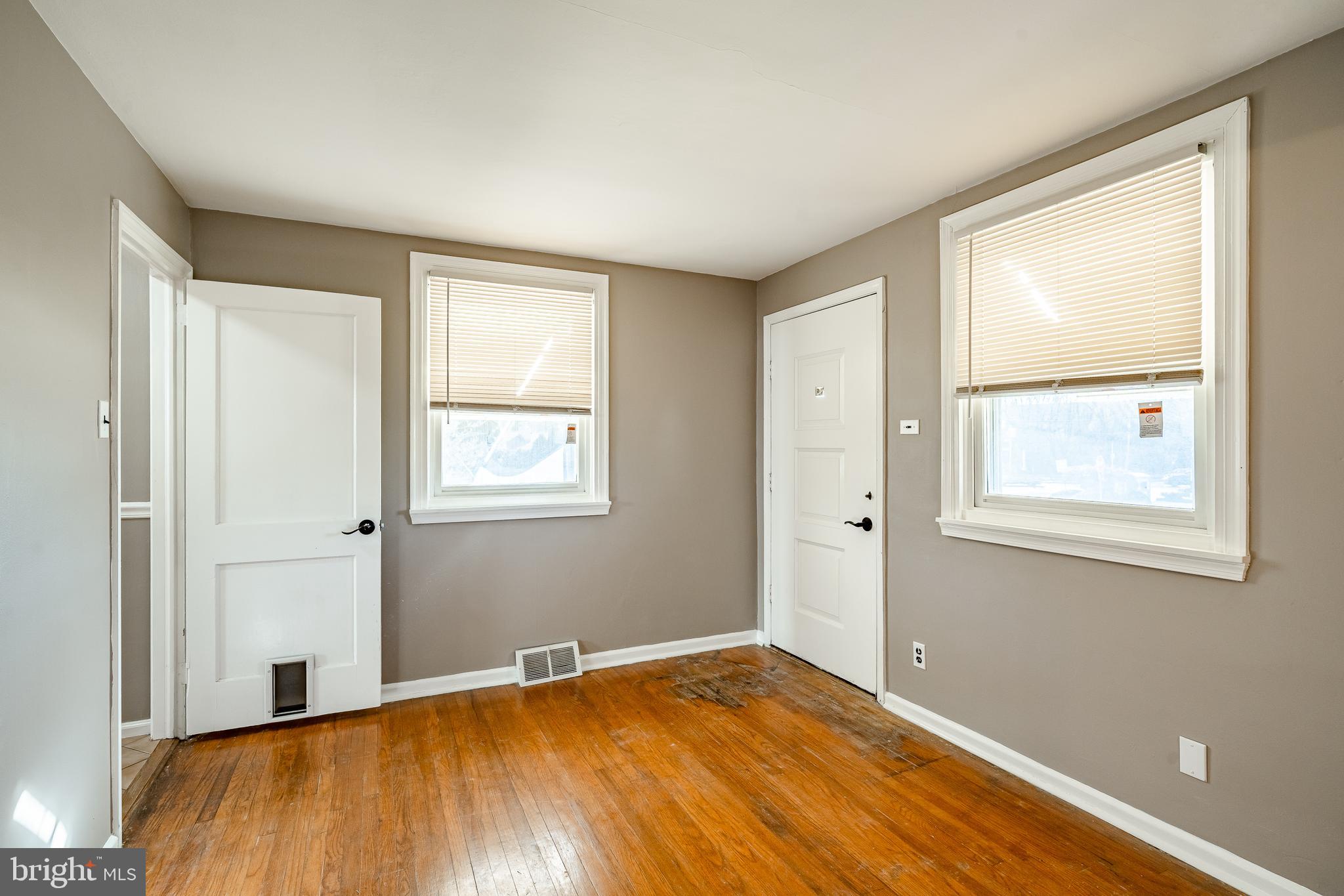 712 South York Road Hatboro, PA 19040 - Photo 6 of 37