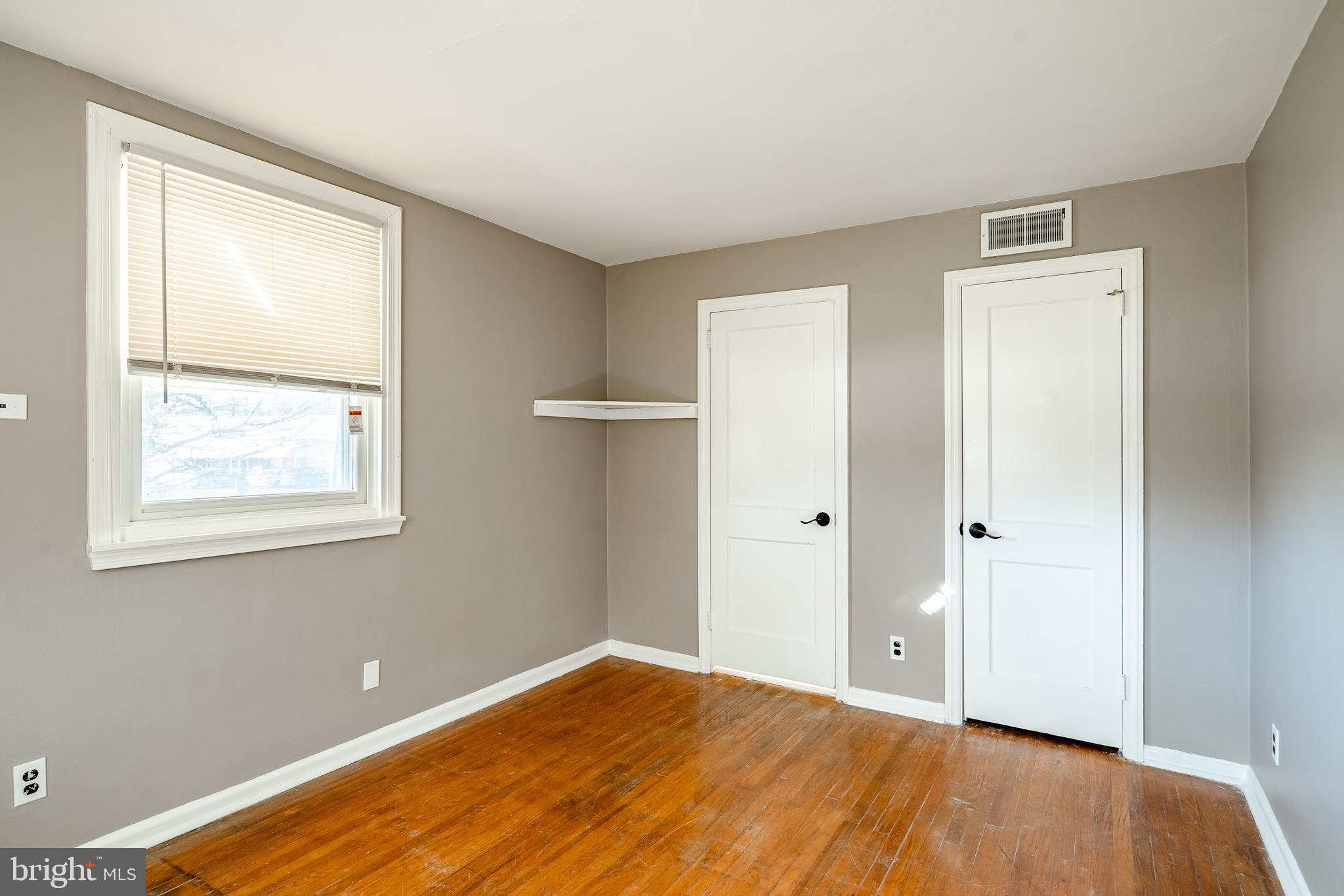 712 South York Road Hatboro, PA 19040 - Photo 7 of 37