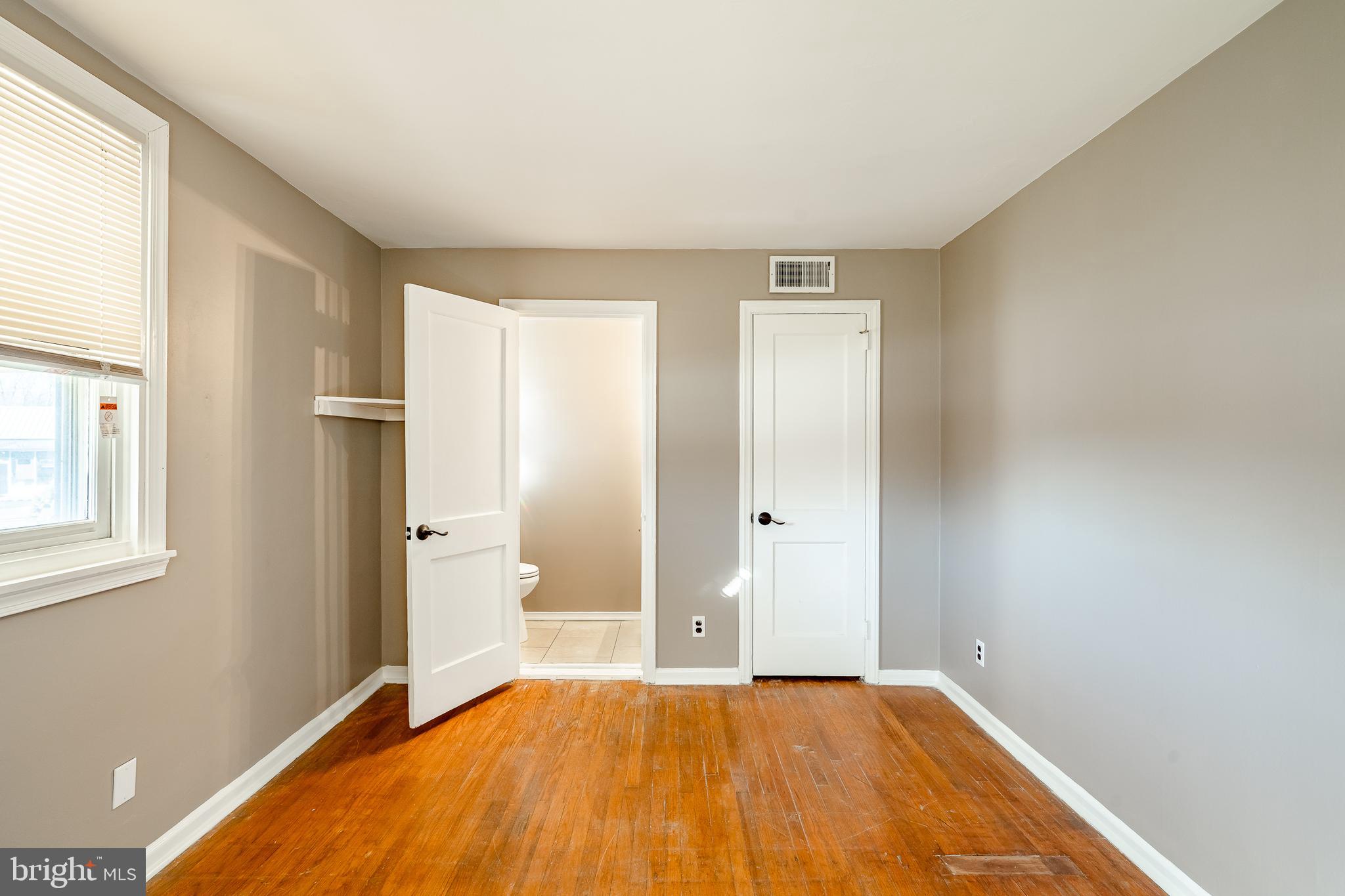 712 South York Road Hatboro, PA 19040 - Photo 8 of 37