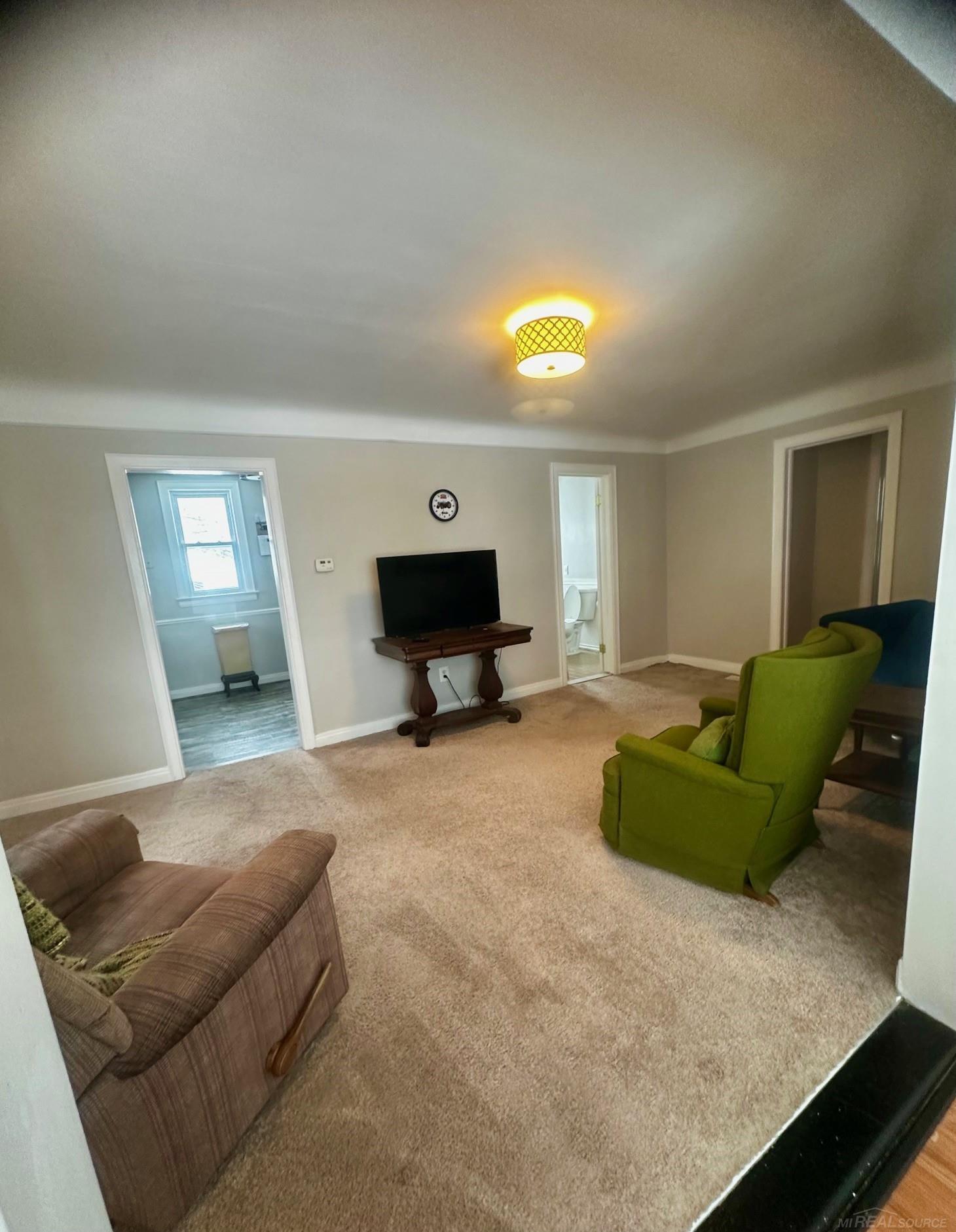 7857 Ruby Street Utica, MI 48317 - Photo 9 of 24 50166833-57ca8be1-cf6d-4133-bebd-26fdf8bf35fd.JPG