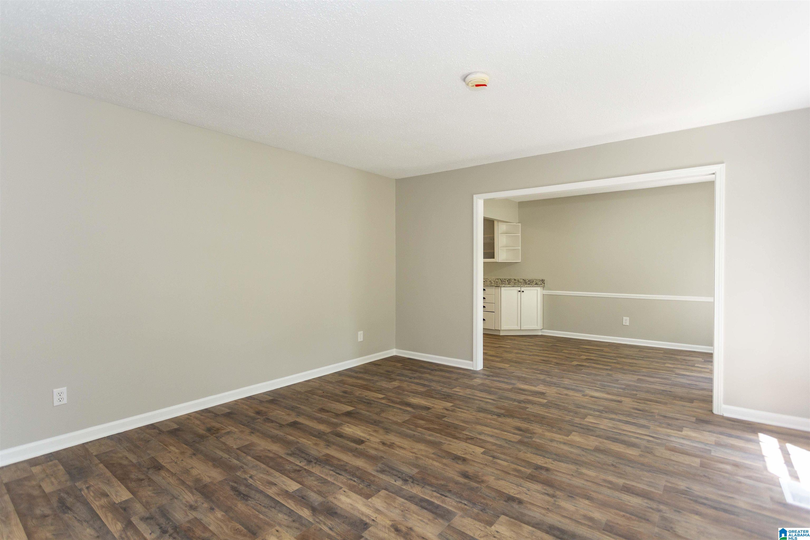 116 Hickory Street Alabaster, AL 35114 - Photo 5 of 42
