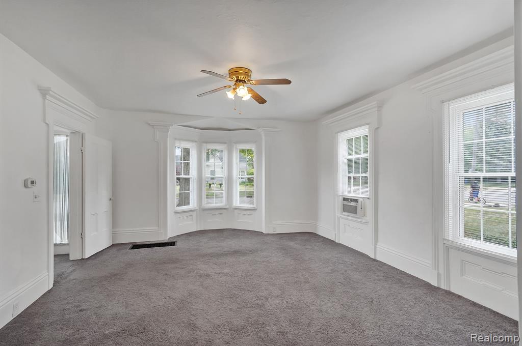 218 South Walnut Street Howell, MI 48843 - Photo 6 of 17