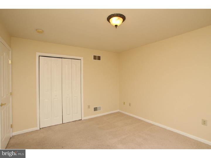 247 Ripka Street Philadelphia, PA 19127 - Photo 12 of 25