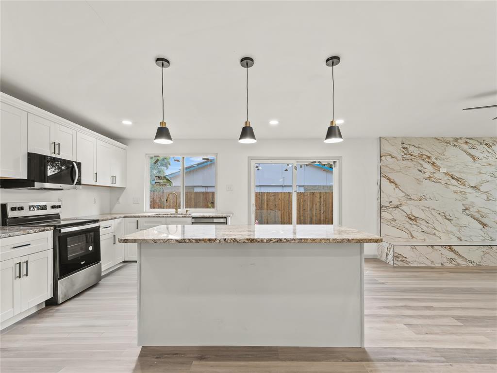 326 Bluebonnet Trail Garland, TX 75043 - Photo 5 of 25