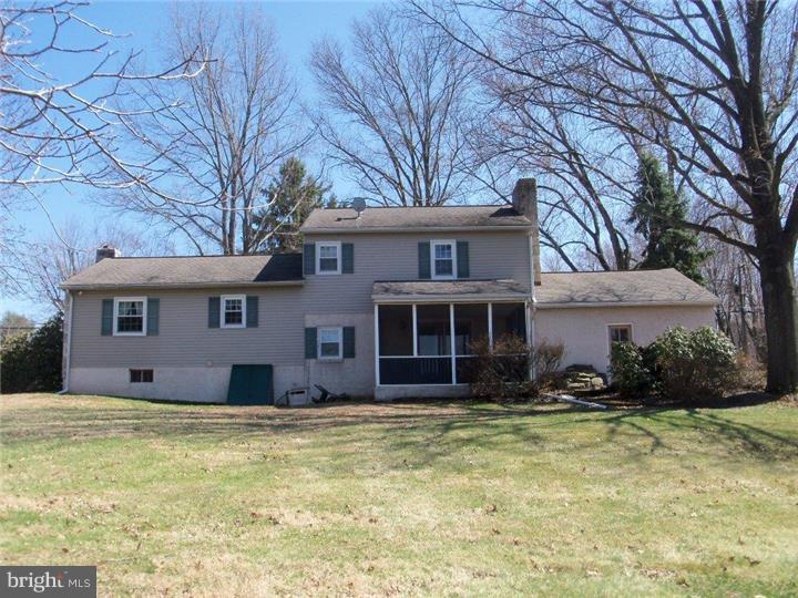 1547 Chestnut Hill Road Pottstown, PA 19465 - Photo 22 of 25 Exterior Back