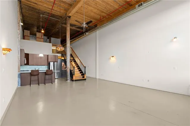 a view of entryway and hall