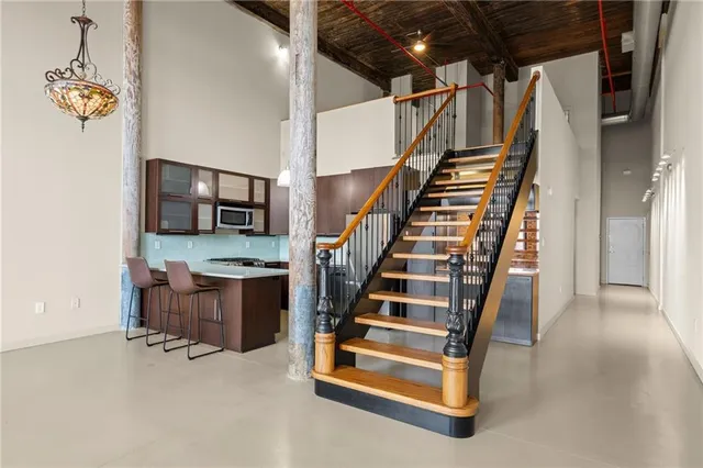 a view of entryway and workspace