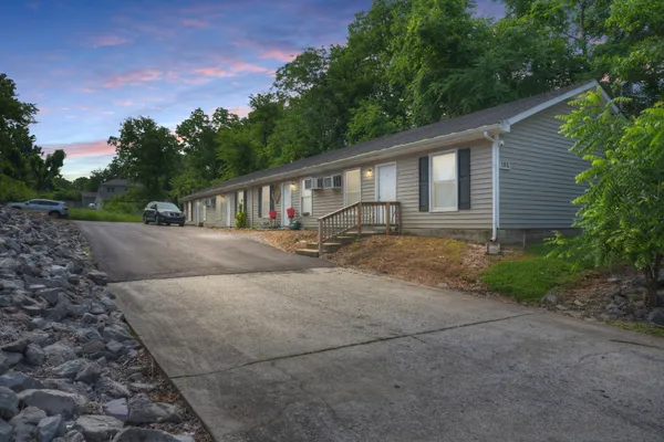 $450,000 | 185 Oak Street, Clarksville, TN 37042