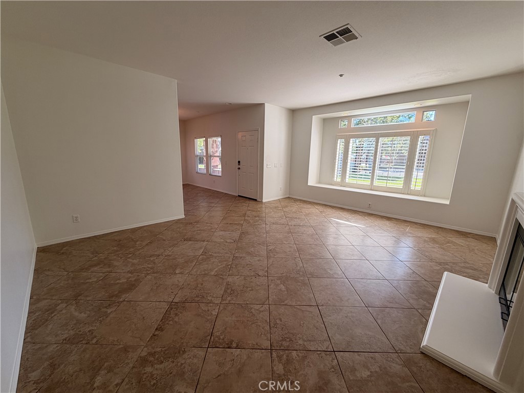 6287 Oakfield Court Riverside, CA 92504 - Photo 4 of 17 Family Room