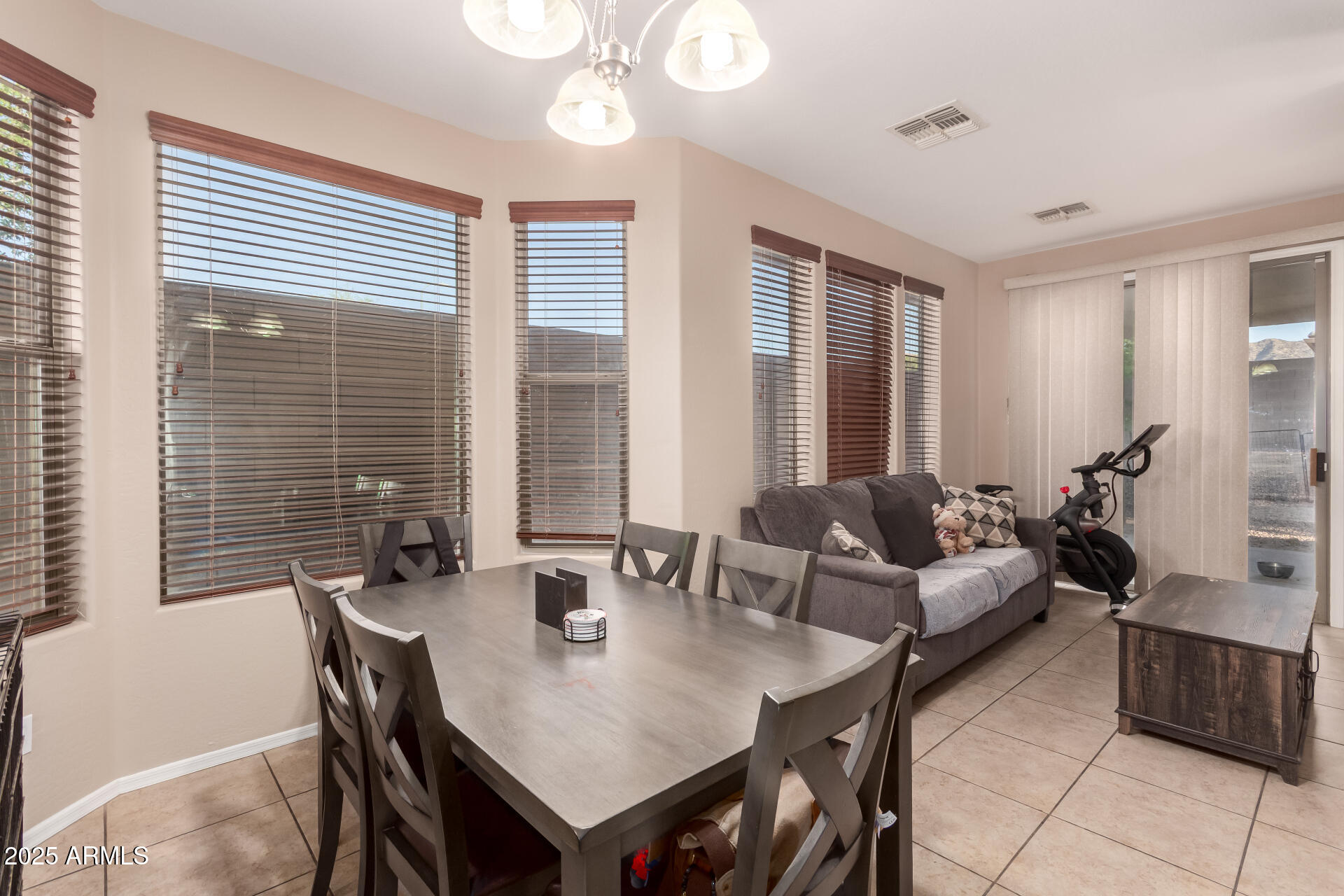 2315 West Beverly Rd. Phoenix, AZ 85041 - Photo 11 of 33 Gallery Image 11