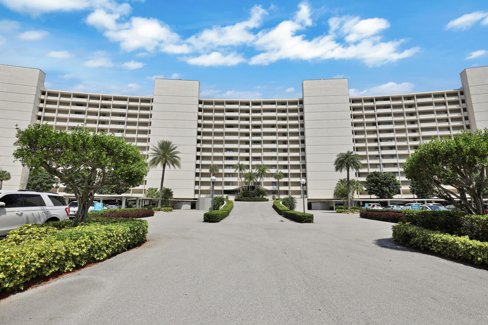 122 Lakeshore Drive, Unit 2320, North Palm Beach, FL 33408 Compass