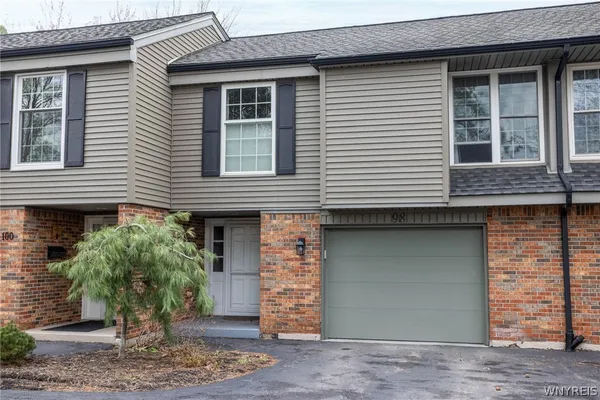 $359,900 | 98 Bridle Path, Orchard Park, NY 14127