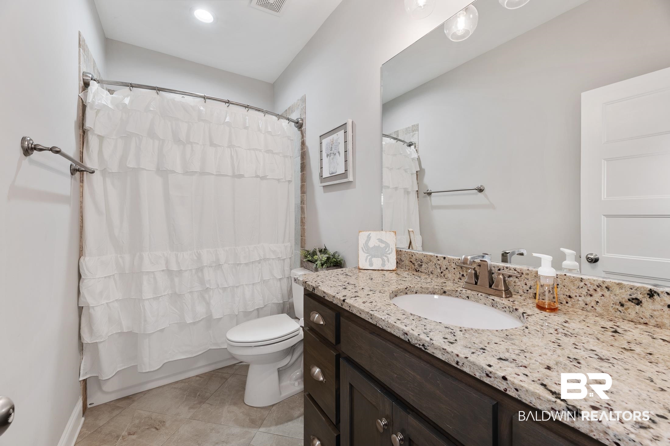 217 Garrison Boulevard Fairhope, AL 36532 - Photo 34 of 41 Bath 3