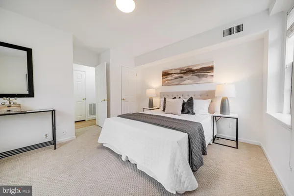 $3,700 | 3701 39th Street Northwest, Unit A181, Washington, DC 20016