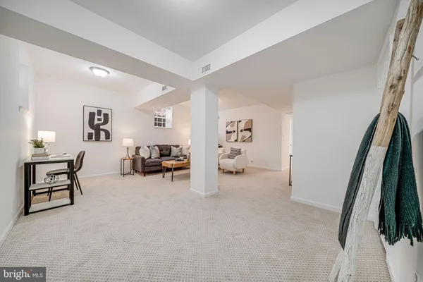 $3,700 | 3701 39th Street Northwest, Unit A181, Washington, DC 20016