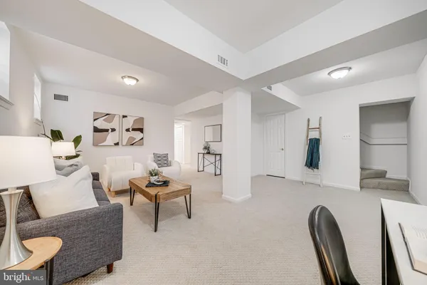 $3,700 | 3701 39th Street Northwest, Unit A181, Washington, DC 20016