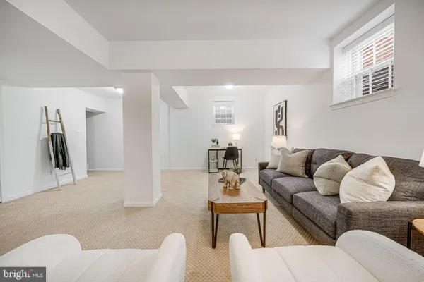 $3,700 | 3701 39th Street Northwest, Unit A181, Washington, DC 20016