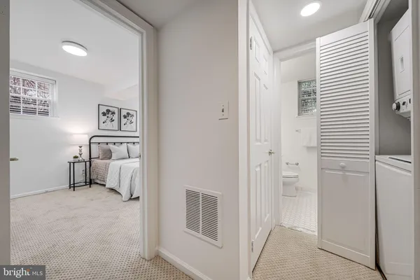 $3,700 | 3701 39th Street Northwest, Unit A181, Washington, DC 20016