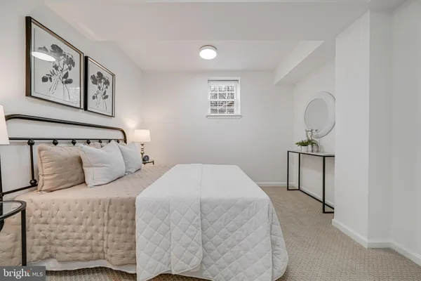 $3,700 | 3701 39th Street Northwest, Unit A181, Washington, DC 20016