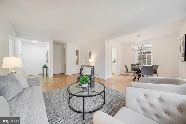 $3,700 | 3701 39th Street Northwest, Unit A181, Washington, DC 20016