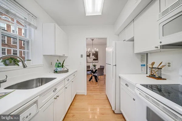 $3,700 | 3701 39th Street Northwest, Unit A181, Washington, DC 20016