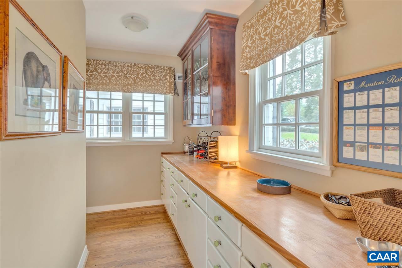 2015 Spottswood Road Charlottesville, VA 22903 - Photo 14 of 41 Butlers pantry off kitchen and garage