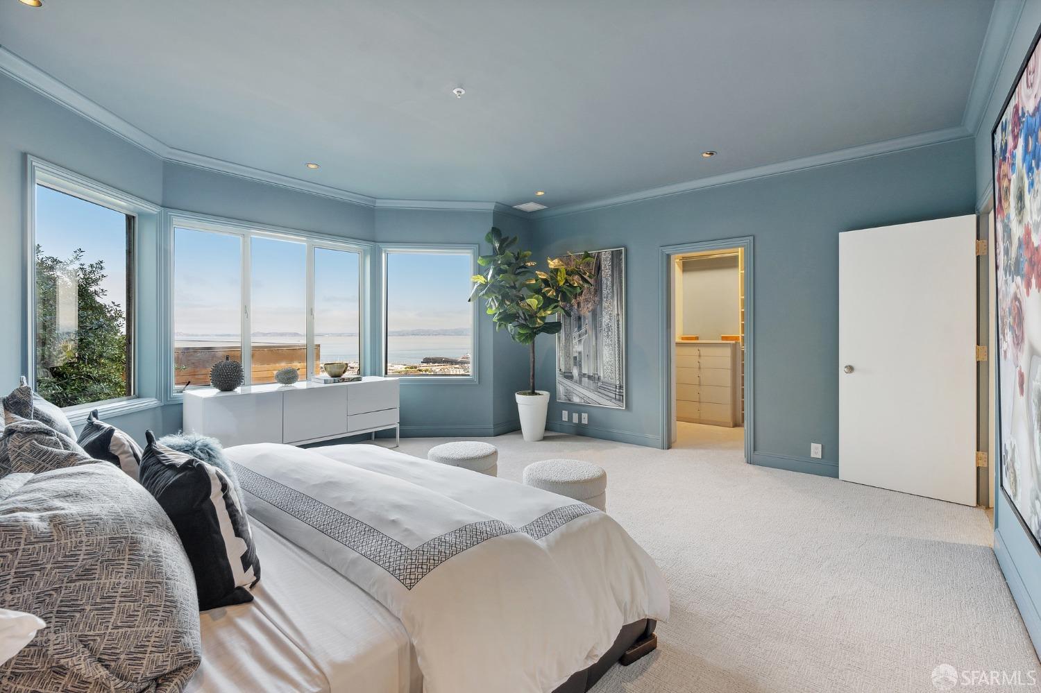 900 Green Street, Unit 600 San Francisco, CA 94133 - Photo 37 of 50 a bedroom with double bed and a large window