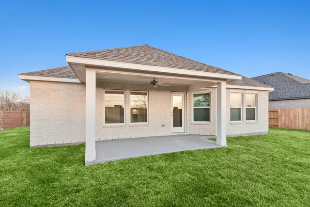 $362,990 | 3625 Moraine Lk Drive, Santa Fe, TX 77510