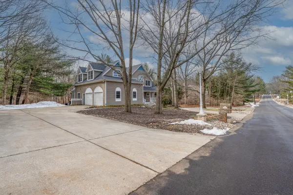 $1,400,000 | 3040 Dunes Valley Path, Stevensville, MI 49127