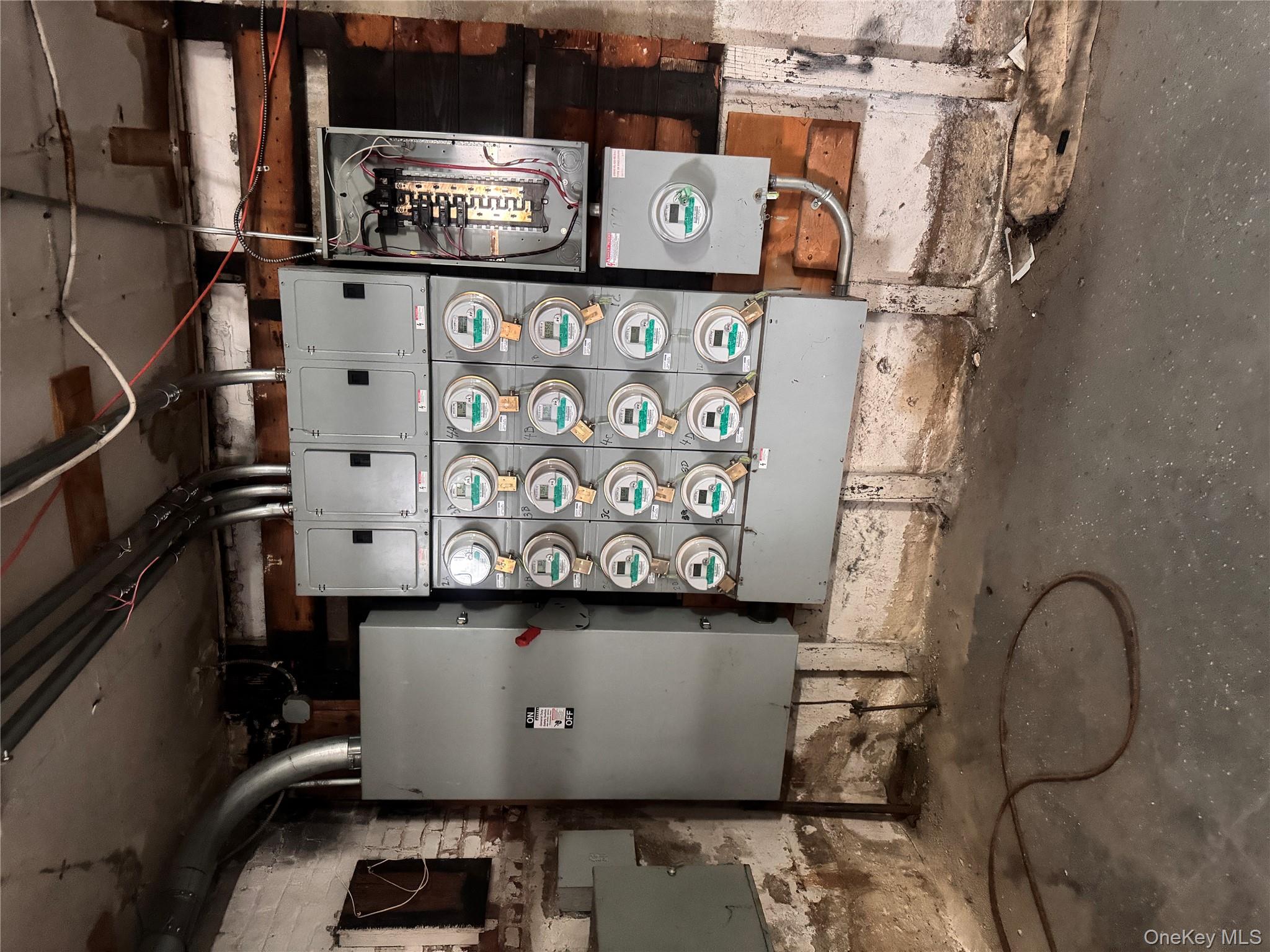 98-15 34th Avenue Queens, NY 11368 - Photo 22 of 41 a room with gym equipment