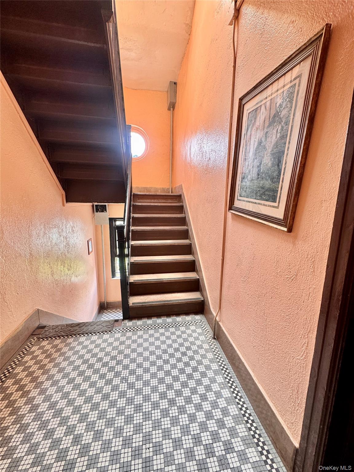 98-15 34th Avenue Queens, NY 11368 - Photo 6 of 41 a view of entryway