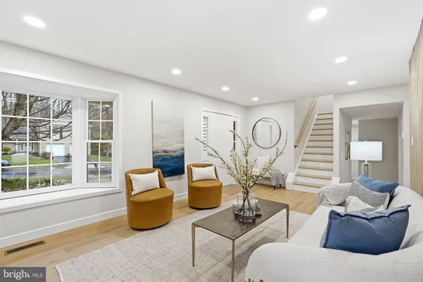 $975,000 | 7204 Joshua Tree Lane, Springfield, VA 22152