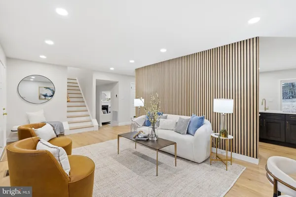 $975,000 | 7204 Joshua Tree Lane, Springfield, VA 22152