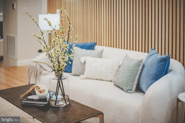 $975,000 | 7204 Joshua Tree Lane, Springfield, VA 22152