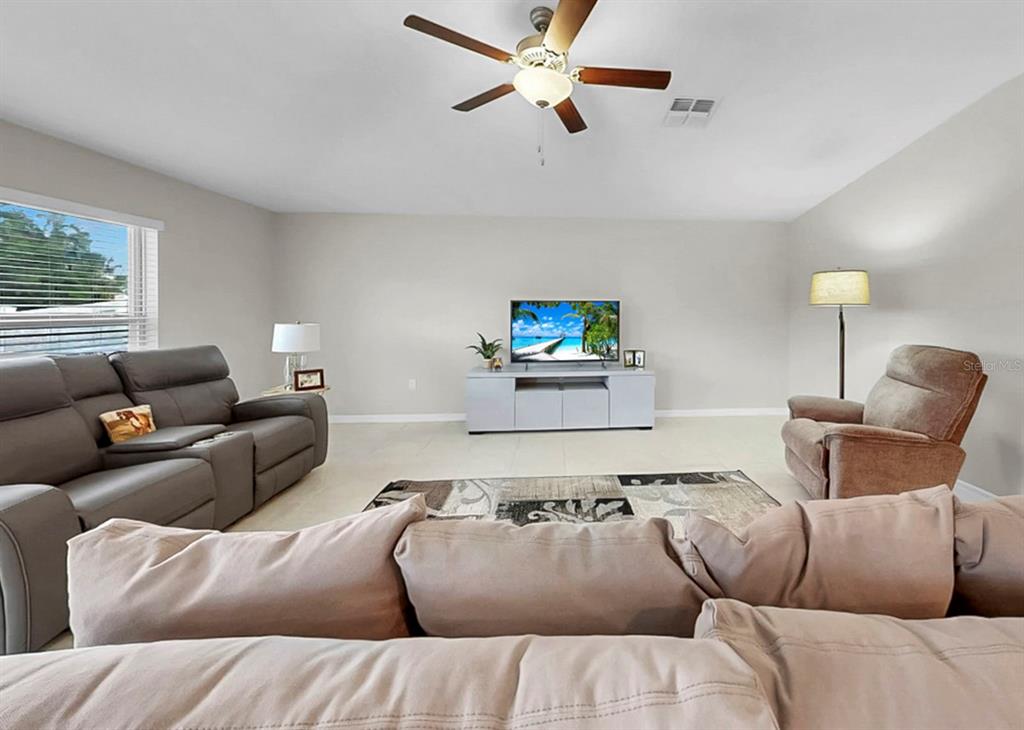 16568 Delia Street Wimauma, FL 33598 - Photo 10 of 54