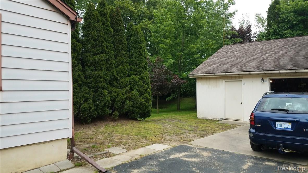 31748 Hayes Road Fraser, MI 48026 - Photo 39 of 52 20170526_134014.jpg