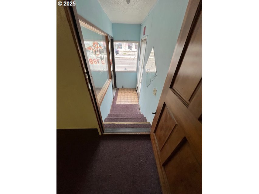 8325 Southeast Division Street Portland, OR 97216 - Photo 17 of 44