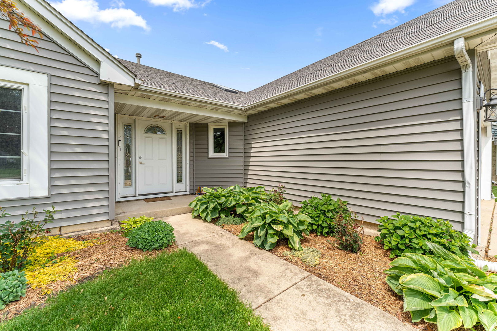 200 Fernwood Road Montgomery, IL 60538 - Photo 3 of 32