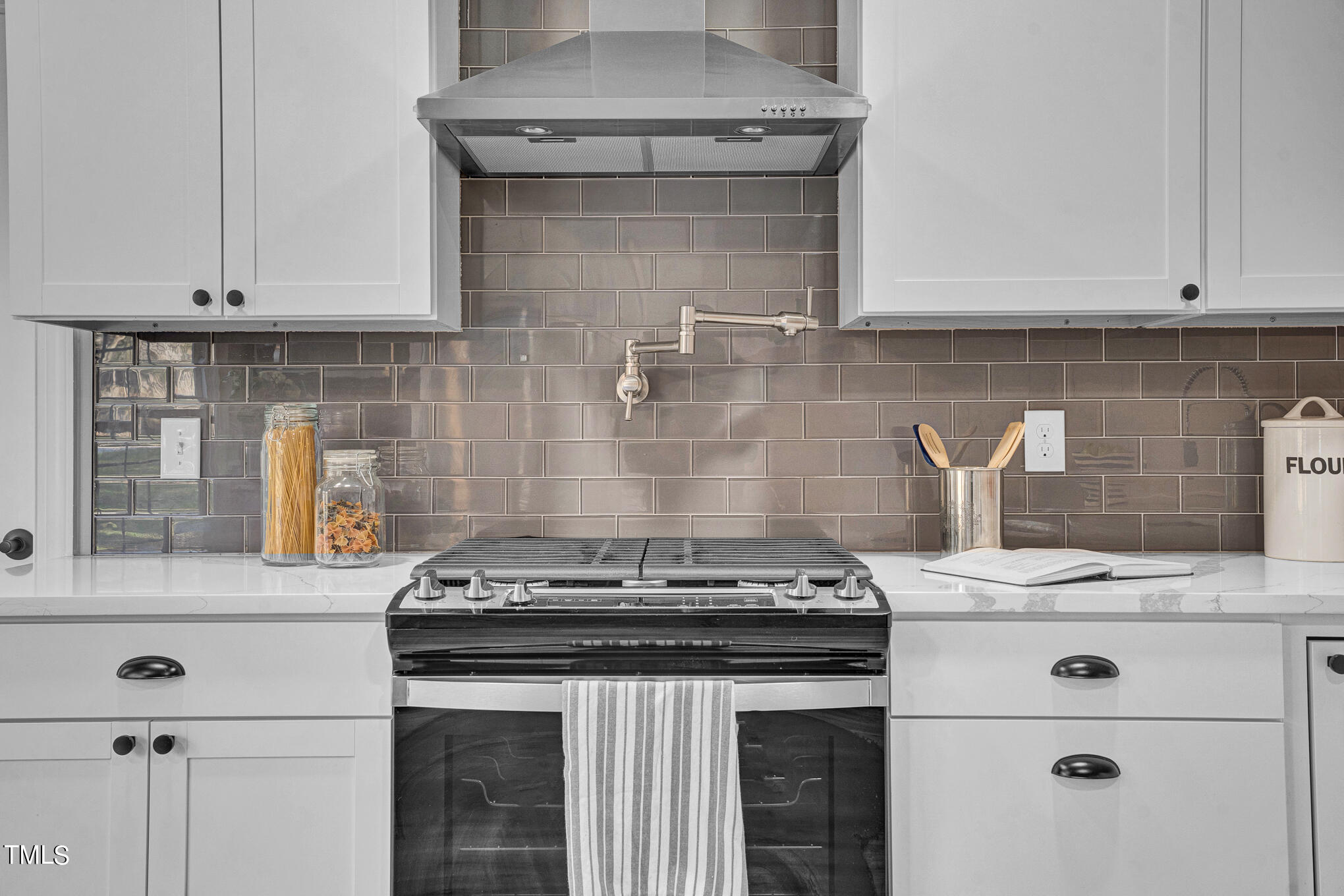 5401 Live Oak Trail Raleigh, NC 27613 - Photo 8 of 50 DSC07705