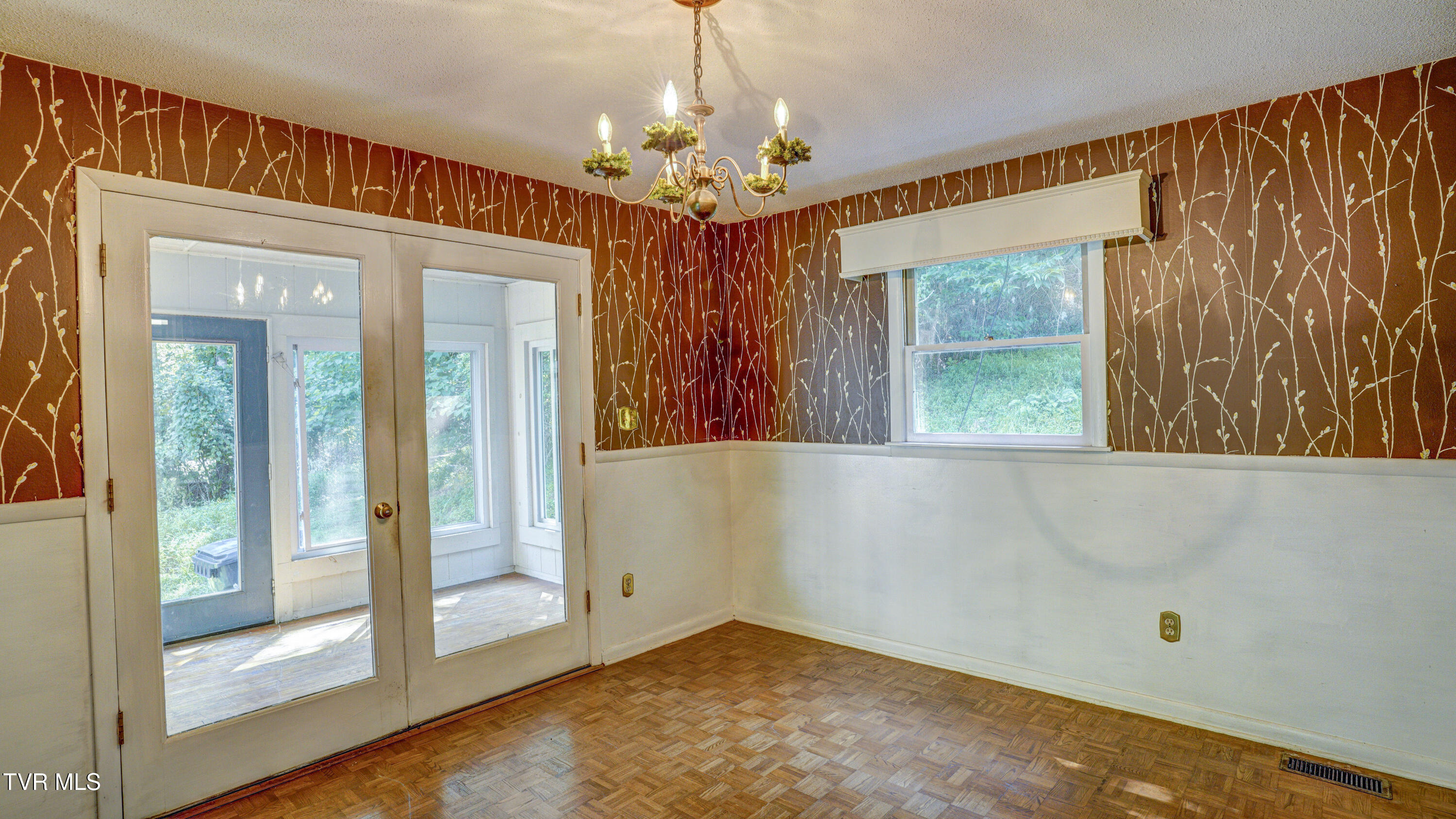 101 Timberlane Road Bristol, TN 37620 - Photo 26 of 70 _DSC5223_4_5_6_7