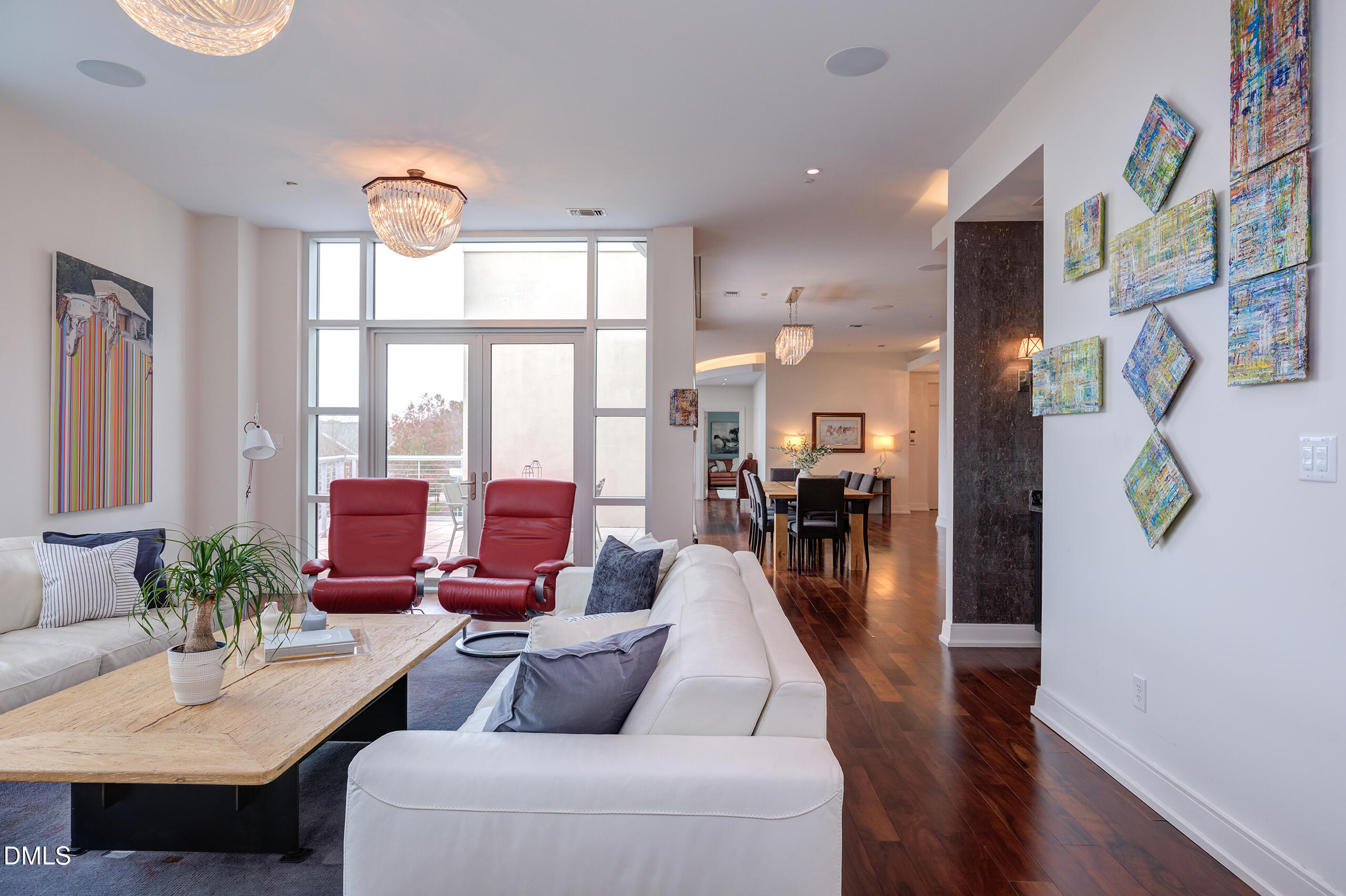 335 West Barbee Chapel Road Chapel Hill, NC 27517 - Photo 24 of 62 Living Room