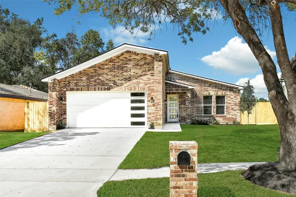 $2,650 | 7611 Athlone Drive, Houston, TX 77088