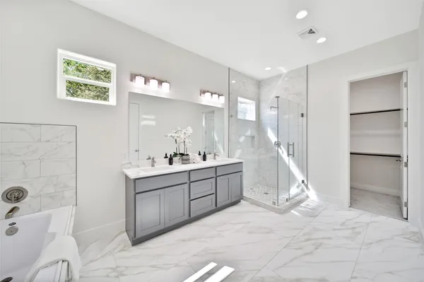 $2,650 | 7611 Athlone Drive, Houston, TX 77088