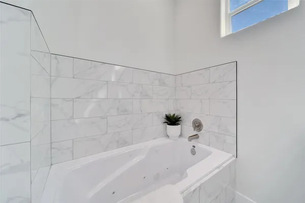 $2,650 | 7611 Athlone Drive, Houston, TX 77088