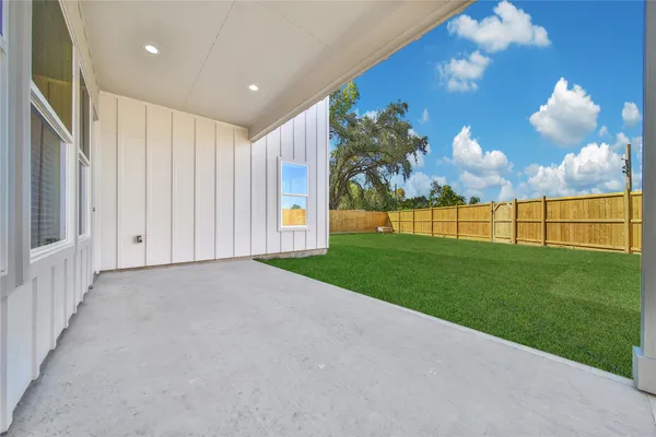 $2,650 | 7611 Athlone Drive, Houston, TX 77088