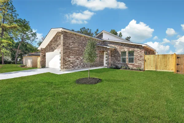 $2,650 | 7611 Athlone Drive, Houston, TX 77088